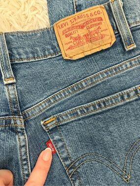 Levi’s Relaxed Tappered 550 Women’s Blue Jeans